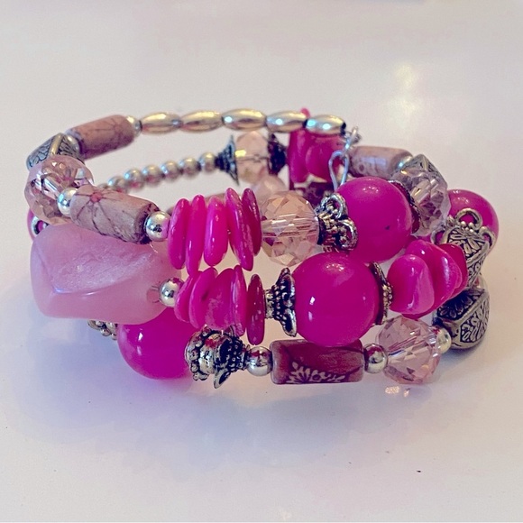 Beaded Design bracelet - Picture 3 of 3
